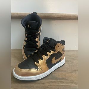 Toddler AIR JORDAN RETRO 1 MID SE
